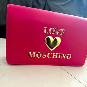 Moschino purse worn once